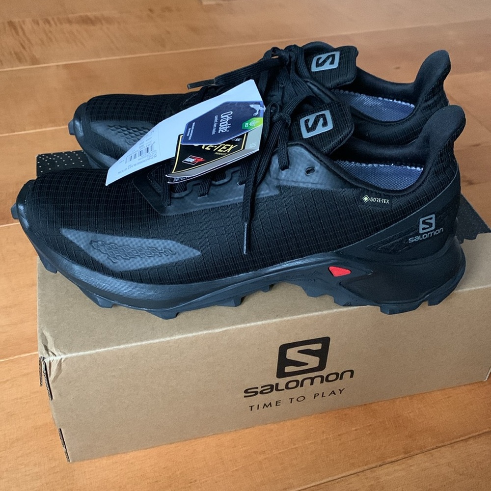 Salomon GTX women’s Black Trail Running Shoes
